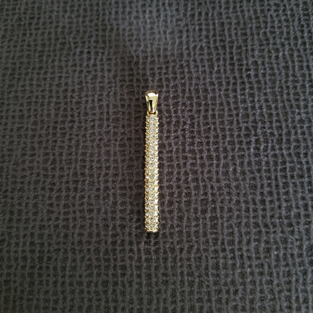 Vertical↕️ Bar Pendant with Pave Crystals💎 - Picture 13 of 15